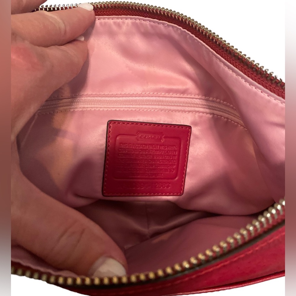 Vintage Coach 12683 EST. 1941 Red Hobo Purse. Beautiful Condition!🥰 - Picture 6 of 9
